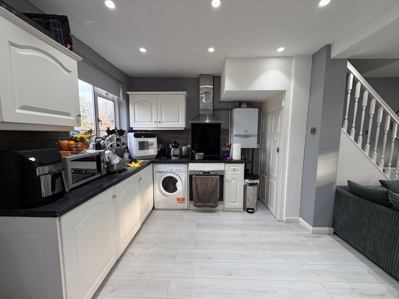 Property photo 2 of 8 Photo 3