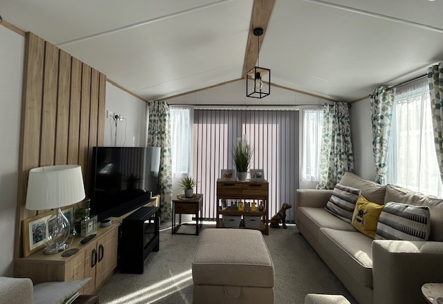 Property photo 2 of 7 Spacious Contemporary Lounge Inside Atlas Avanti Lodge