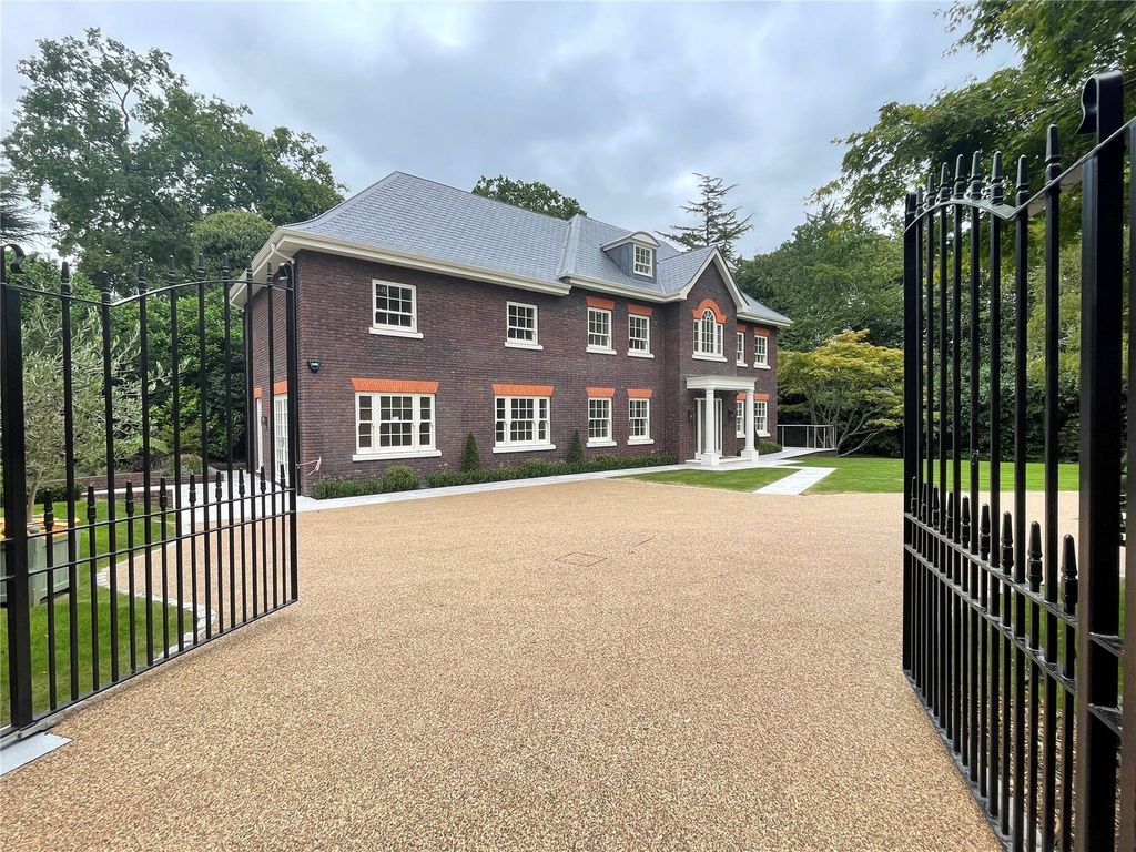 Property photo 1 of 21 Front Gates