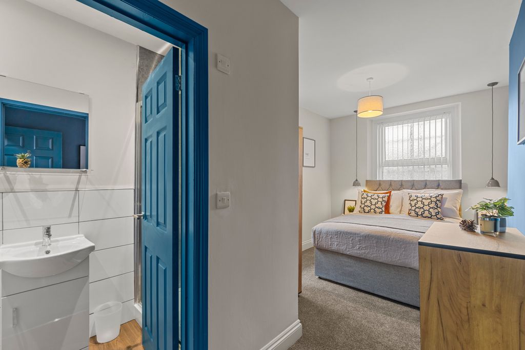 Property photo 1 of 8 0035