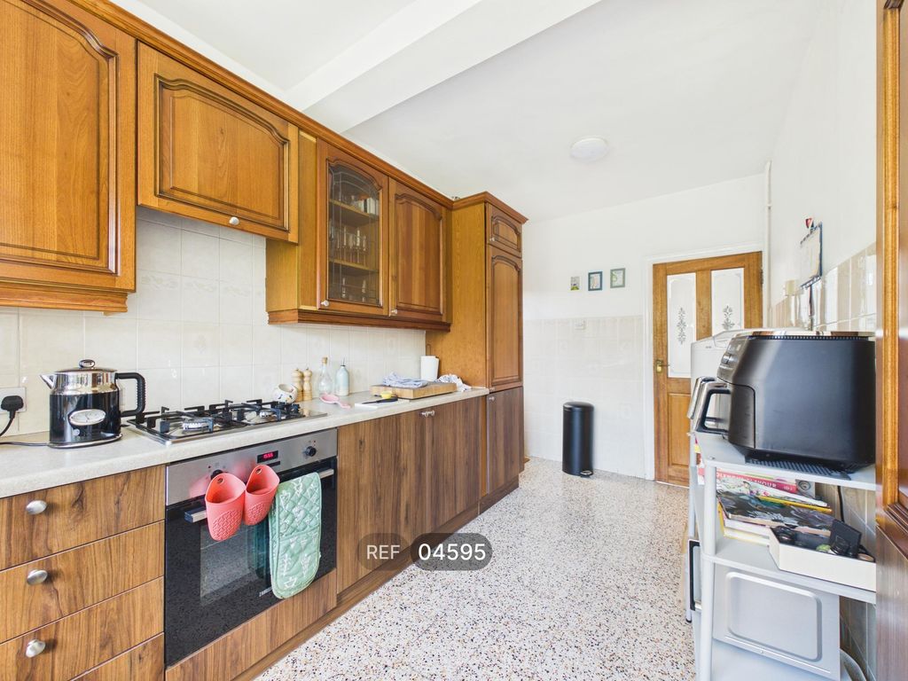 Property photo 2 of 14 Kitchen