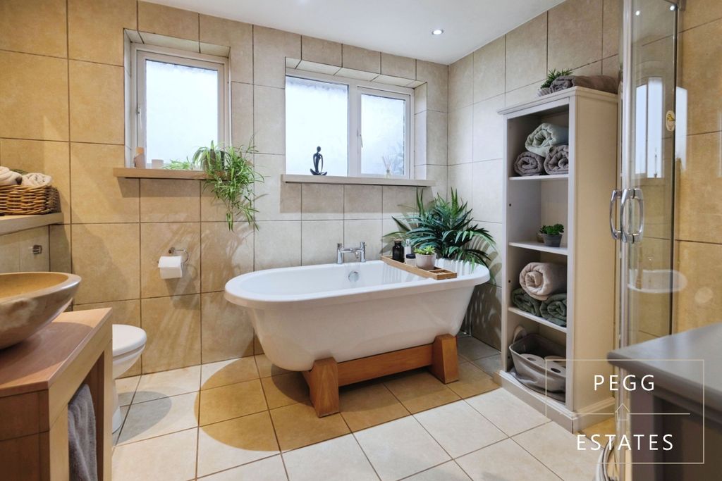 Property photo 3 of 20