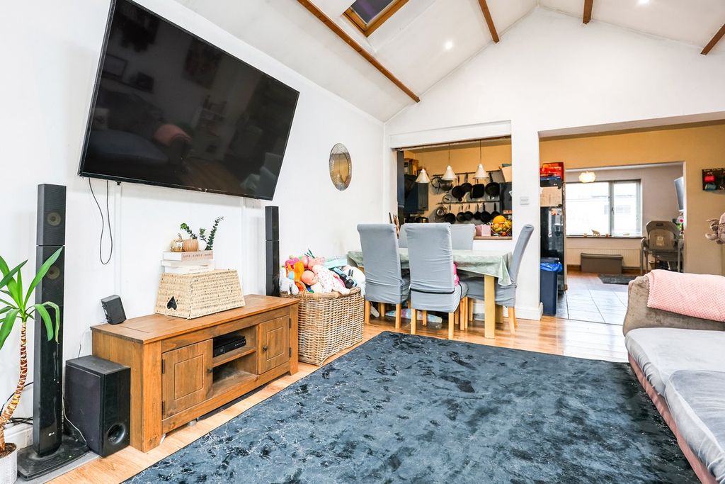 Property photo 3 of 14 Rear Snug