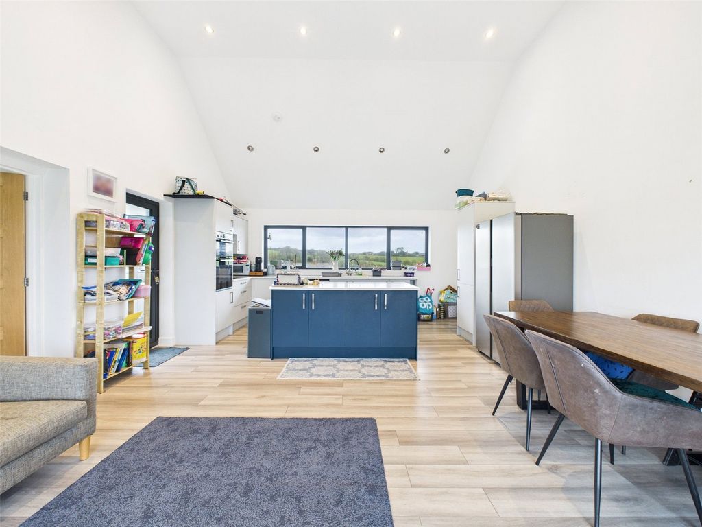 Property photo 3 of 23 Picture No. 08