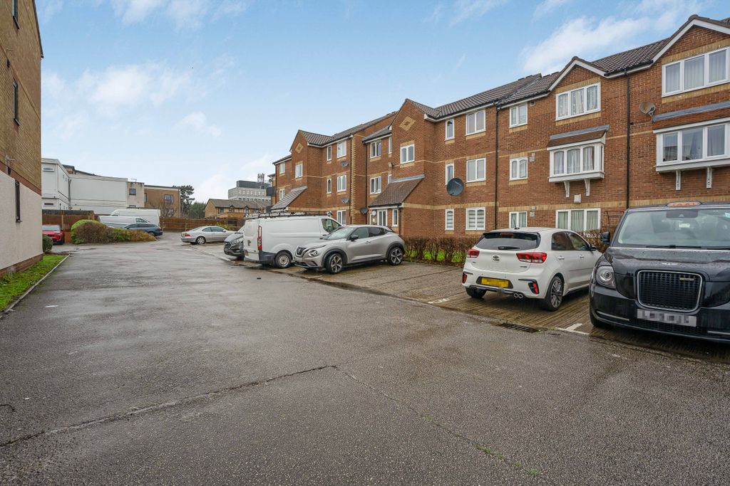 Property photo 3 of 9