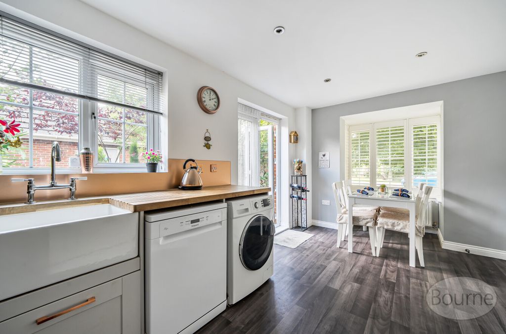 Property photo 3 of 17 d2A36Bb8-7d2A-47c...