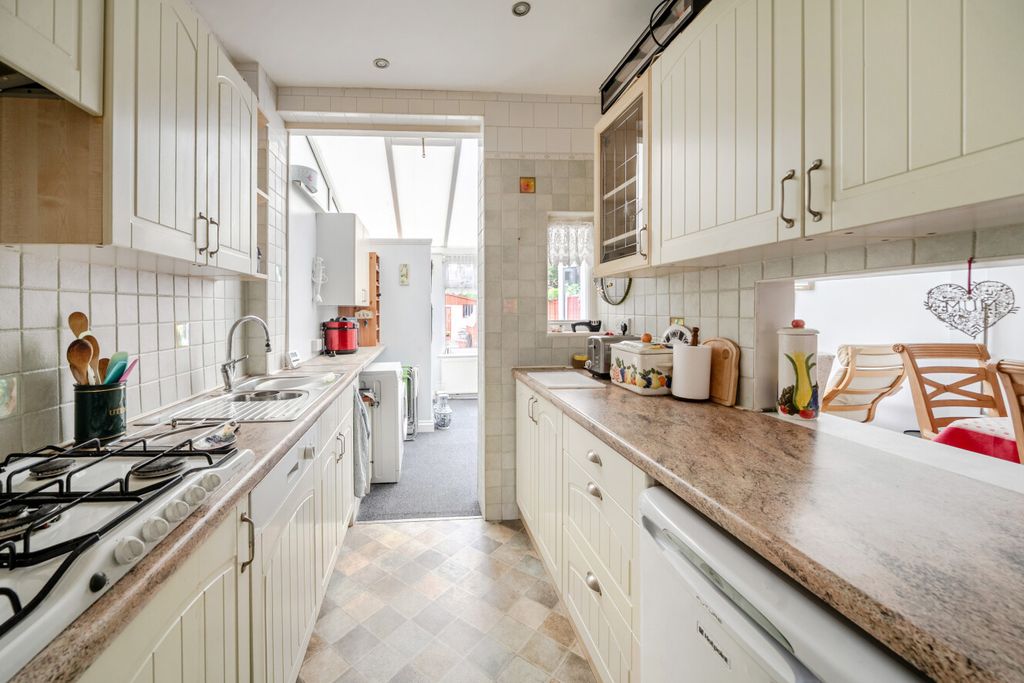 Property photo 3 of 15 1516789-9-6Aa159d...