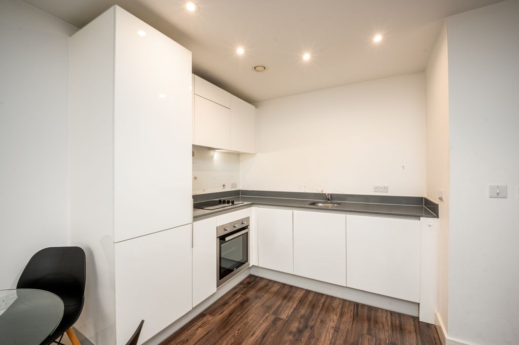 Property photo 2 of 12 07