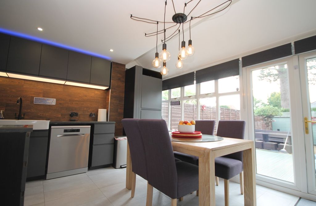 Property photo 2 of 19 Kitchen Photo