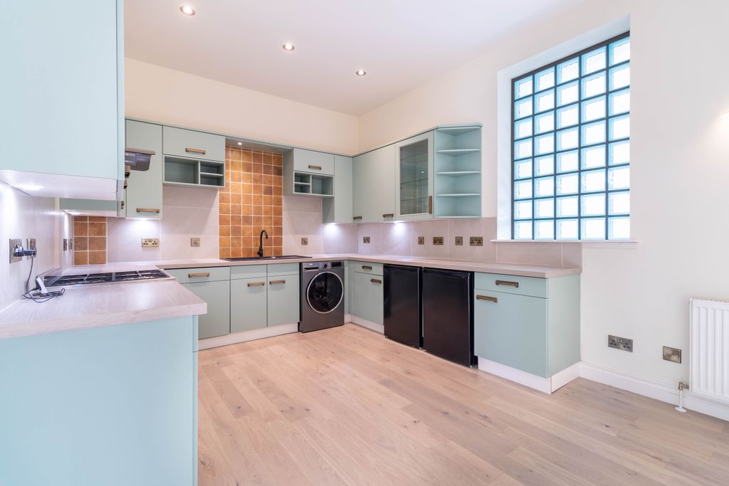 Property photo 3 of 22 Kitchen/Dining Room