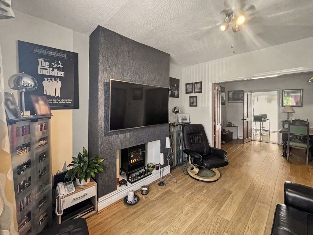 Property photo 2 of 23