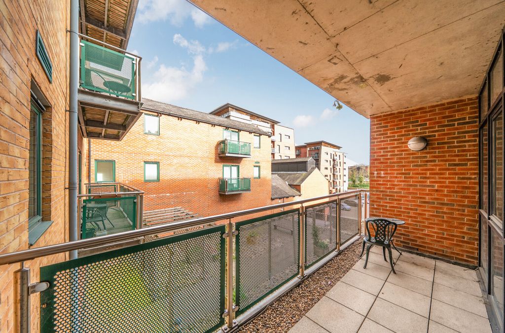 Property photo 3 of 19 1431645-21-69c55B...