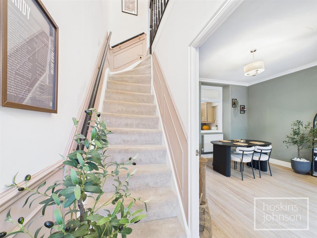 Property photo 2 of 25 Entrance Hall