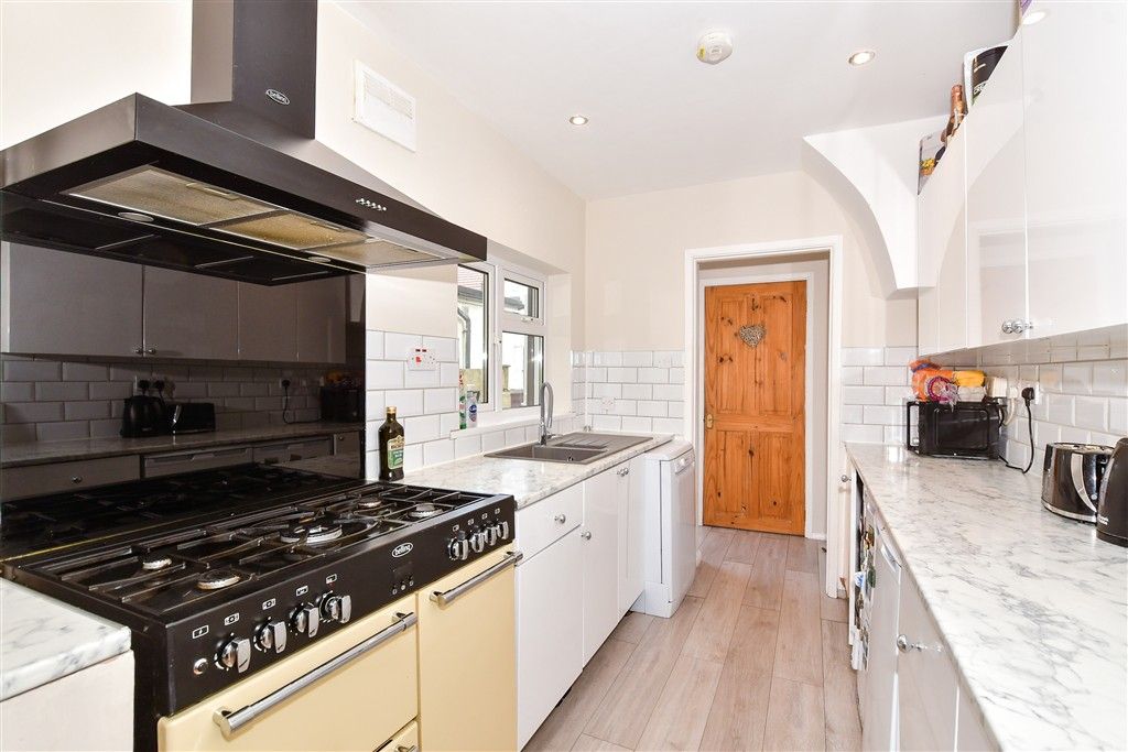 Property photo 3 of 15 Kitchen