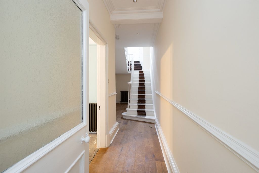Property photo 2 of 34