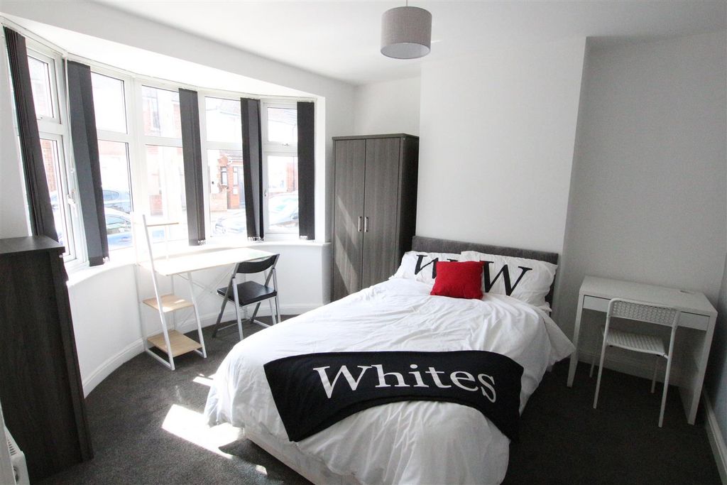 Property photo 2 of 14 Img_8996.Jpg