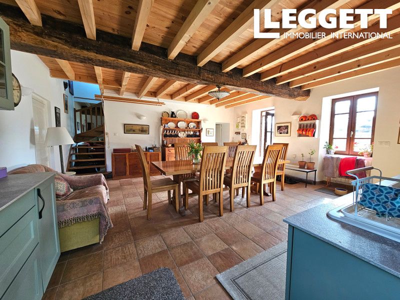 Property photo 3 of 10