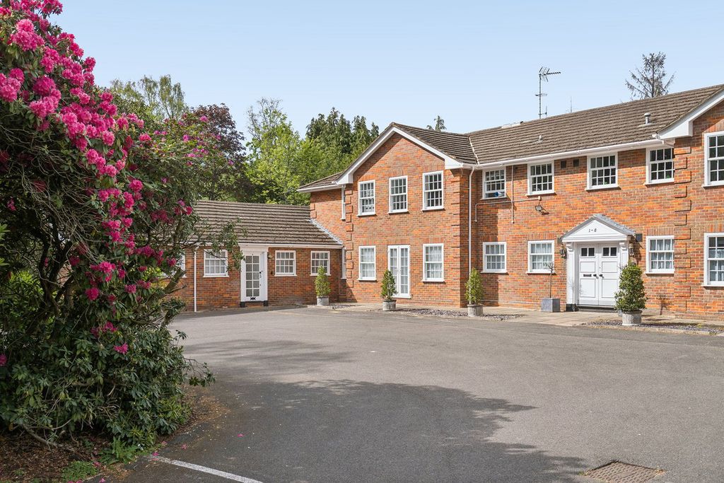Property photo 1 of 28