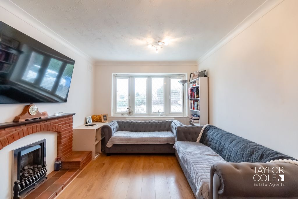 Property photo 3 of 29