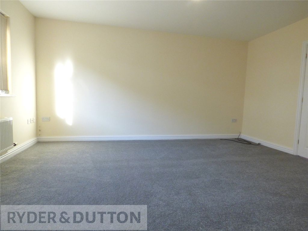 Property photo 3 of 22 Lounge