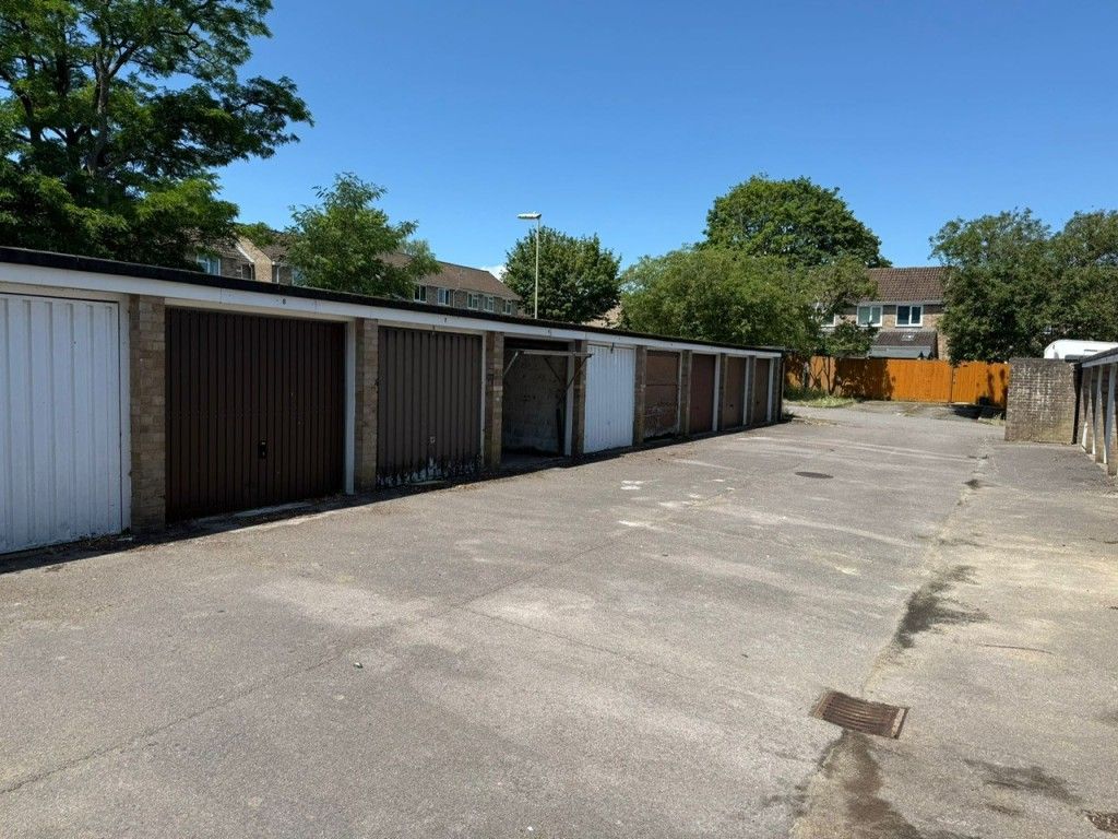 Property photo 1 of 7 Garages 8-15