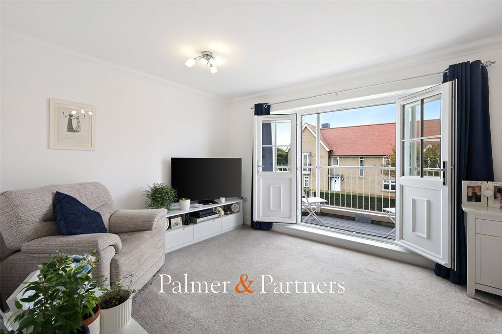 Property photo 2 of 18 Picture No. 12