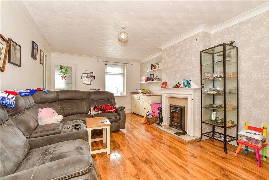 Property photo 2 of 13 Lounge