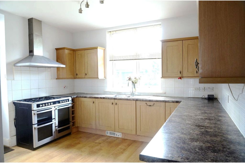 Property photo 3 of 24 Kitchen