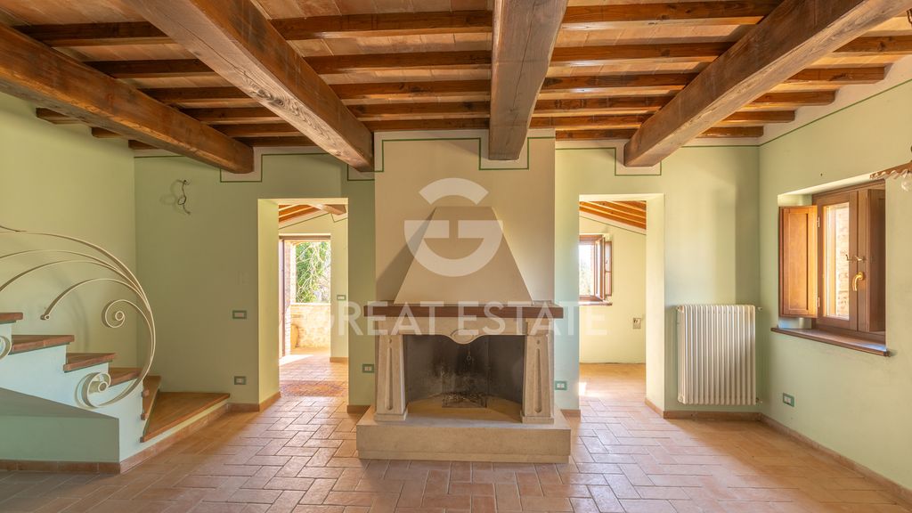 Property photo 2 of 25 Interiors