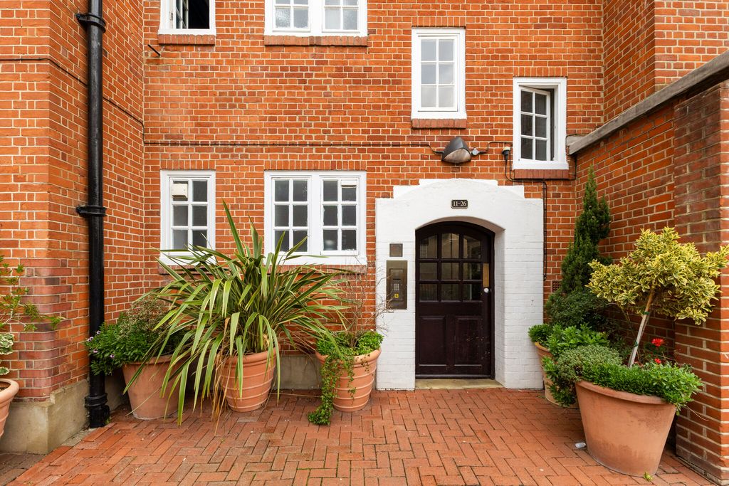 Property photo 1 of 5