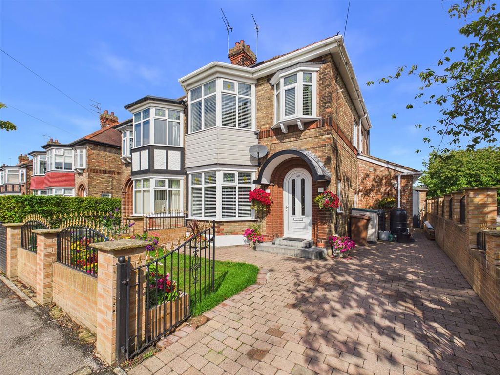 Property photo 1 of 18 Ingleton Avenue - Main Photo
