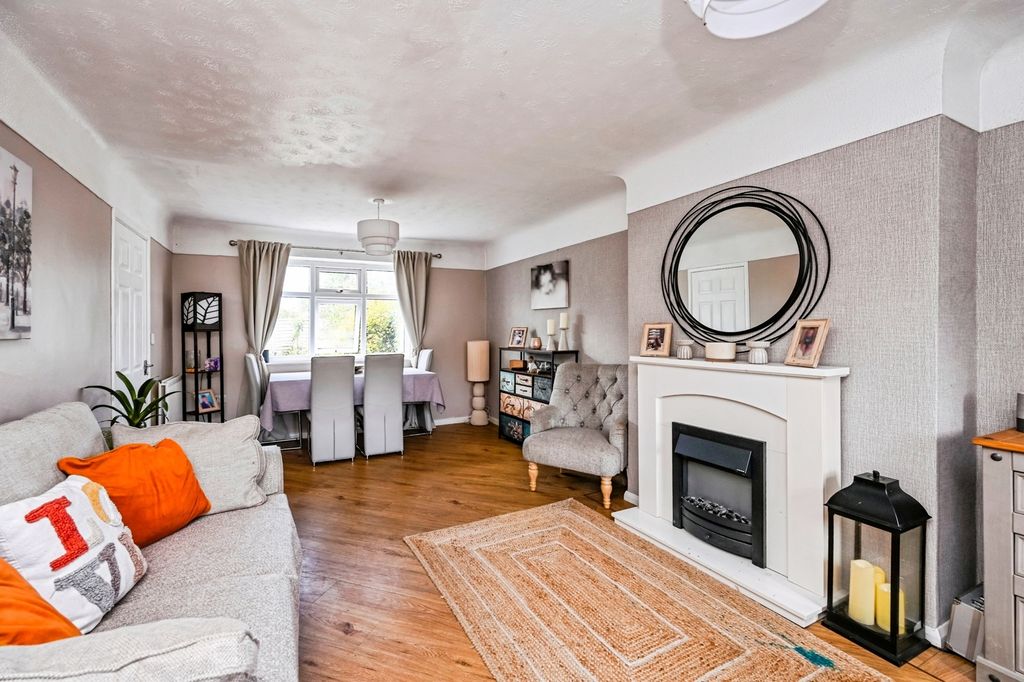 Property photo 3 of 15 Pbox-Img.Jpg