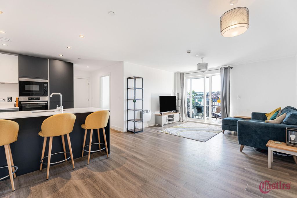 Property photo 1 of 22 Living Room