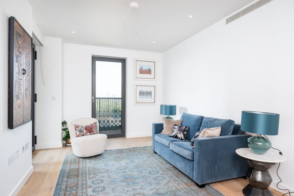 Property photo 2 of 16 Sutherland Apartm...