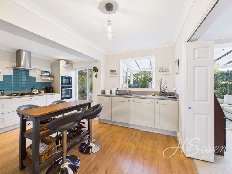 Property photo 3 of 21 Photo 8