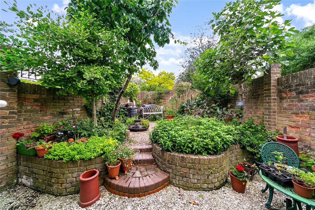 Property photo 3 of 11 Picture No. 10
