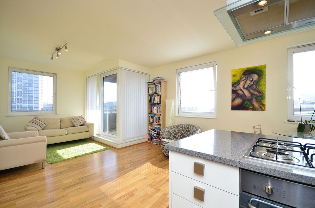 Property photo 2 of 12
