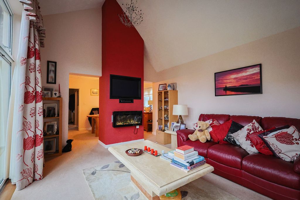 Property photo 2 of 12 Photo 1