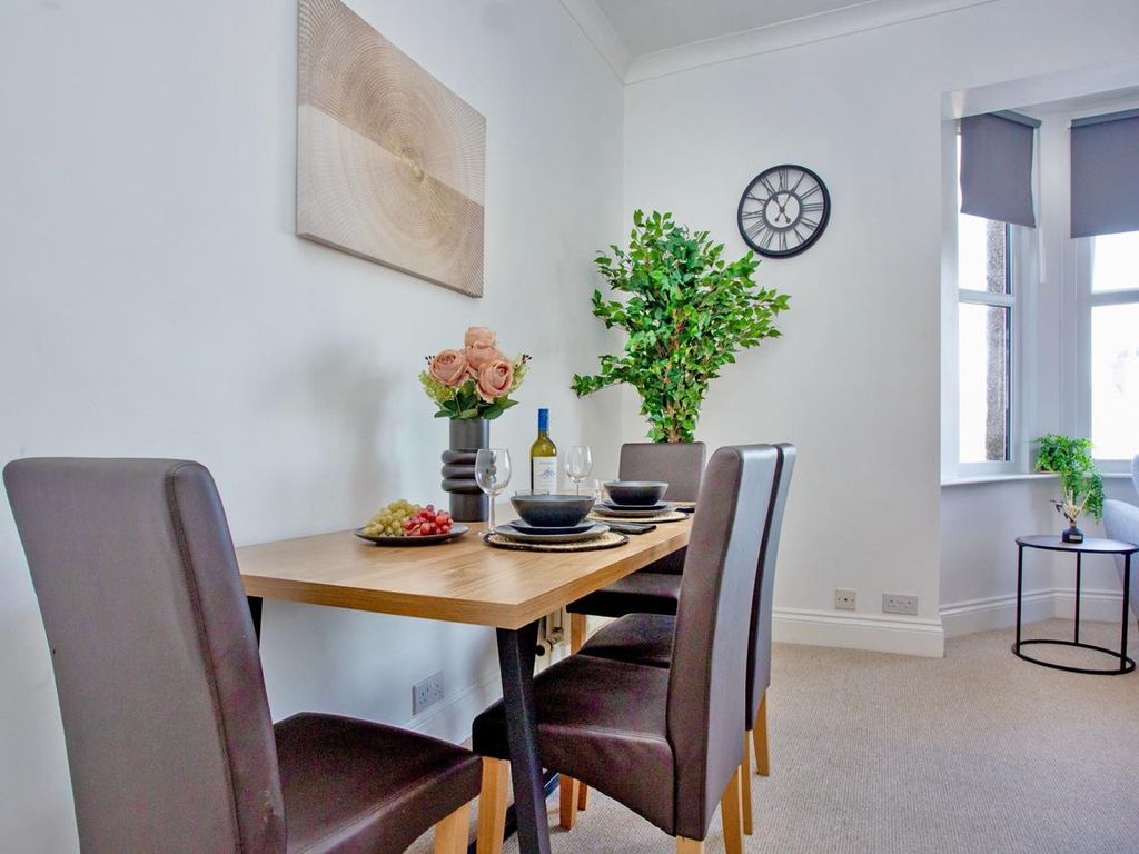 Property photo 3 of 12 Saltash Road 304 - Dining Area.Jpg