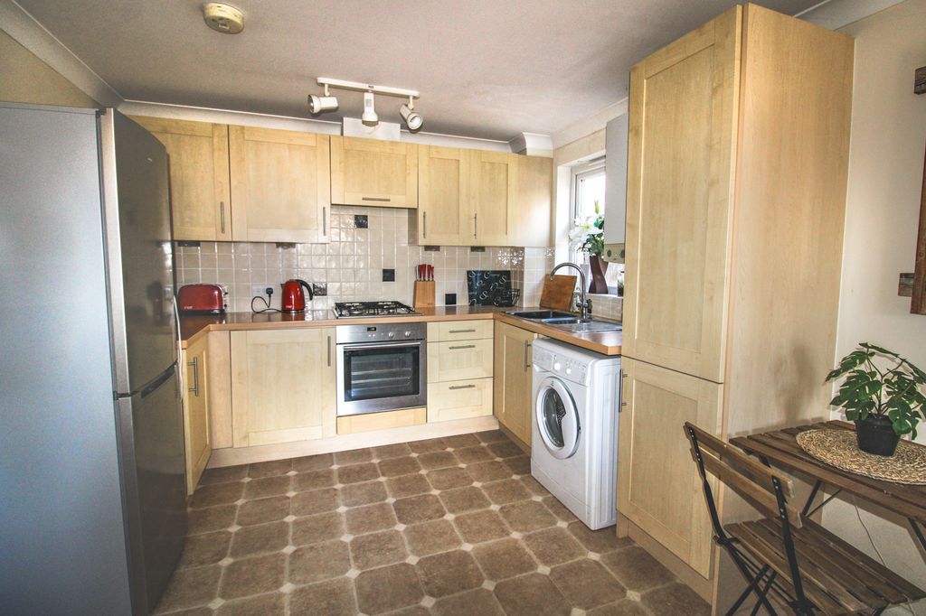 Property photo 3 of 8