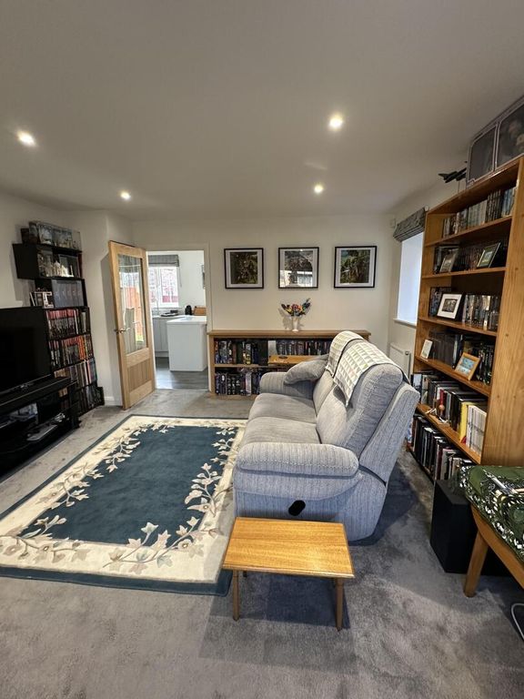 Property photo 3 of 31