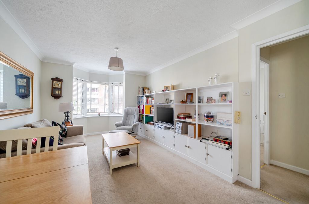 Property photo 2 of 12 1446955-17-69E640...