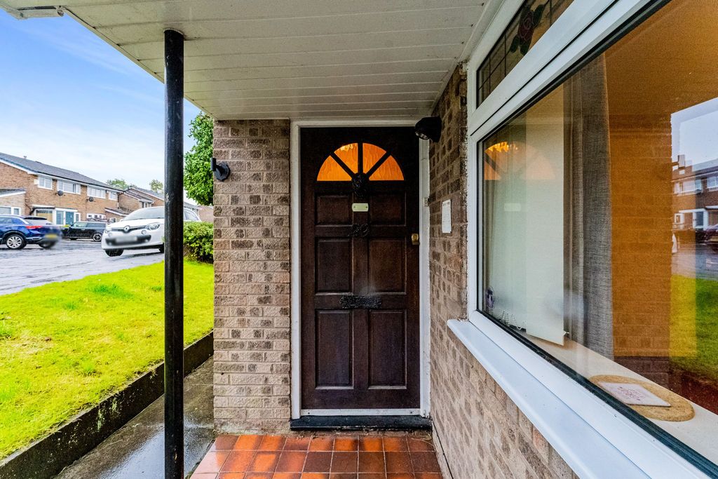 Property photo 2 of 21 Photograph 3