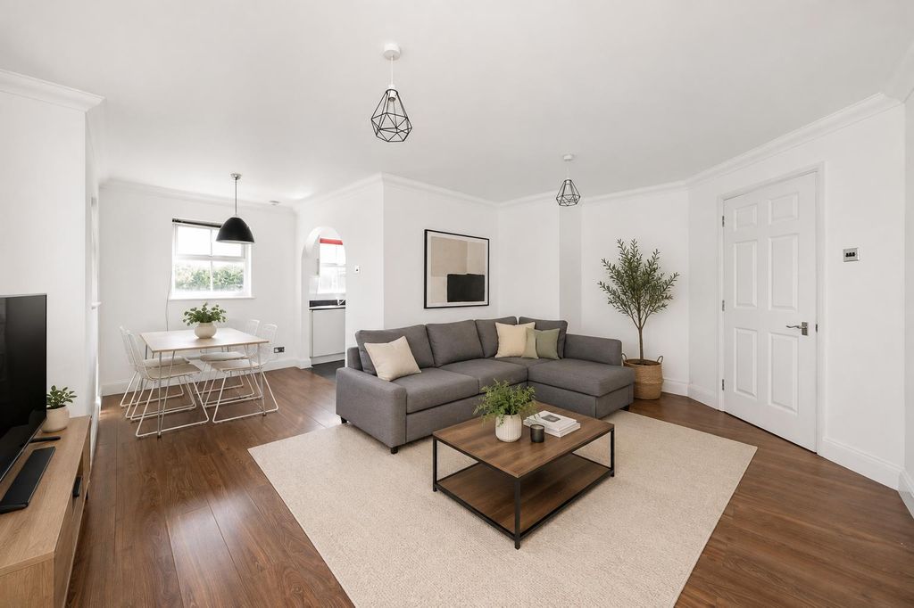 Property photo 2 of 13 Markdale Living Room Staged.Png