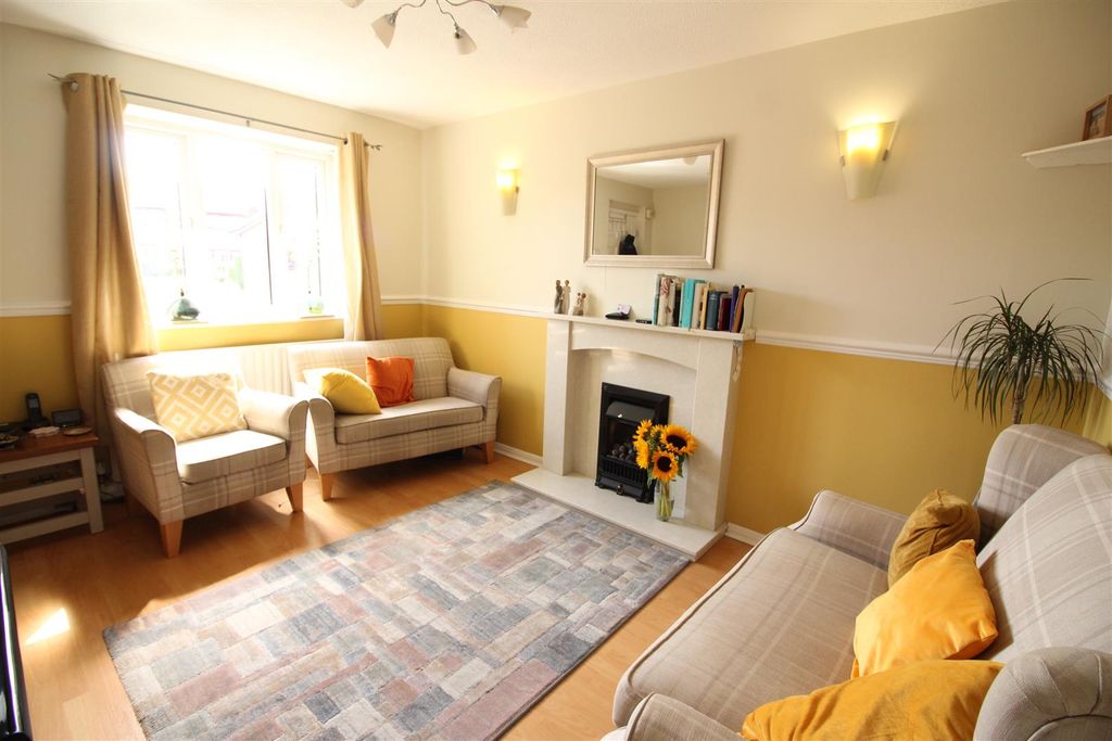 Property photo 2 of 14 Living Room