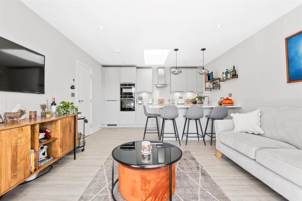 Property photo 2 of 20 Open Plan Living