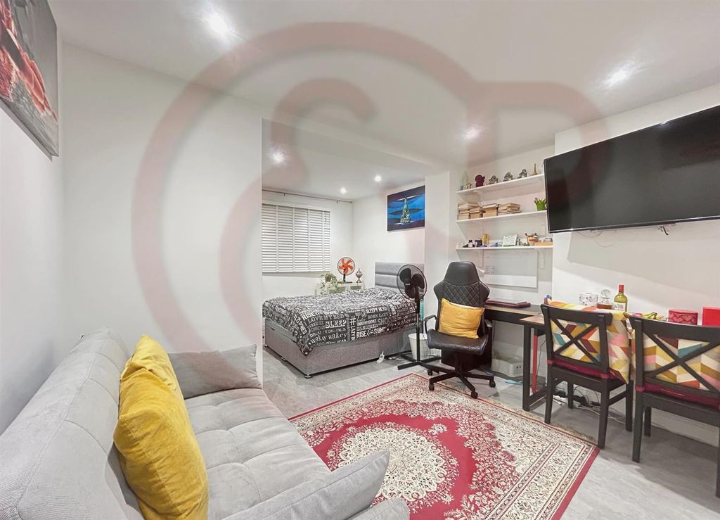 Property photo 1 of 6 Studio.Jpg