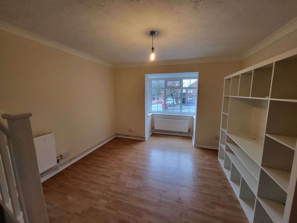 Property photo 3 of 17 Gallery