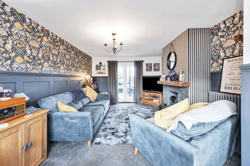 Property photo 2 of 18