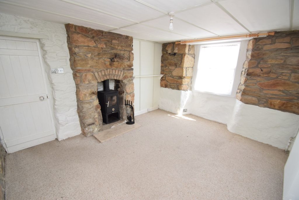 Property photo 3 of 8